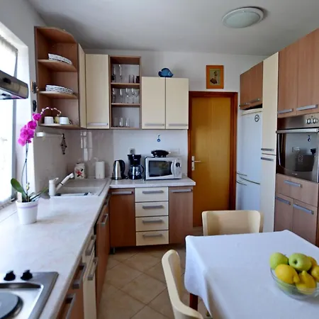 Appartement Arena *